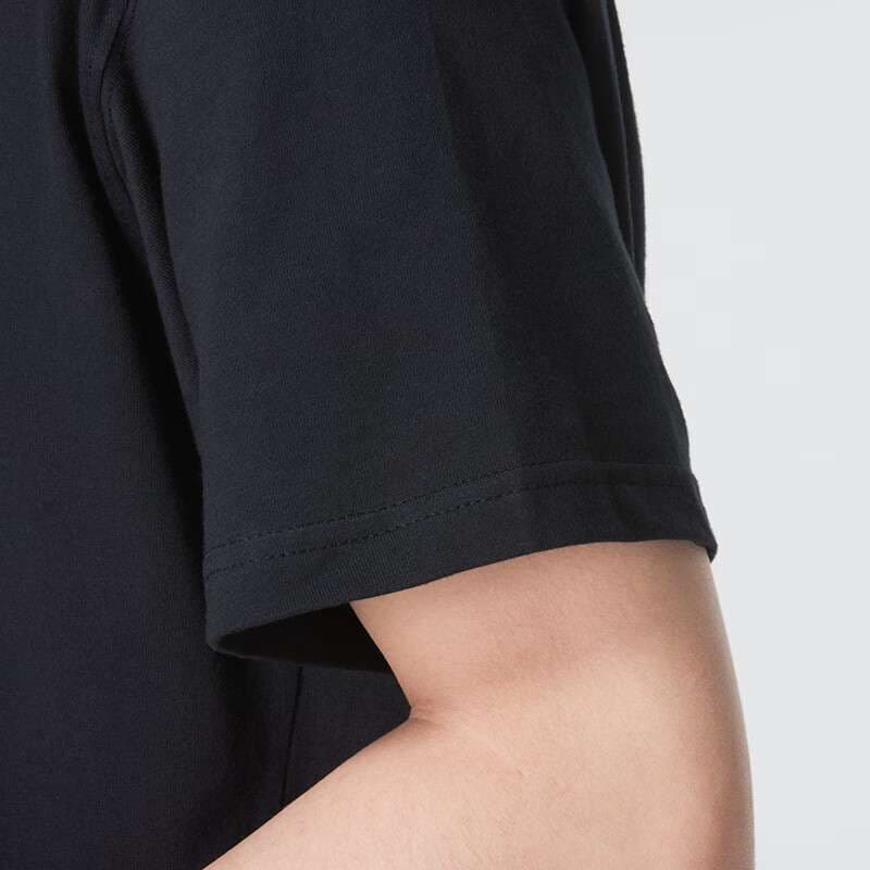 ランニングウェア スポーツブランドロゴ入りTシャツ