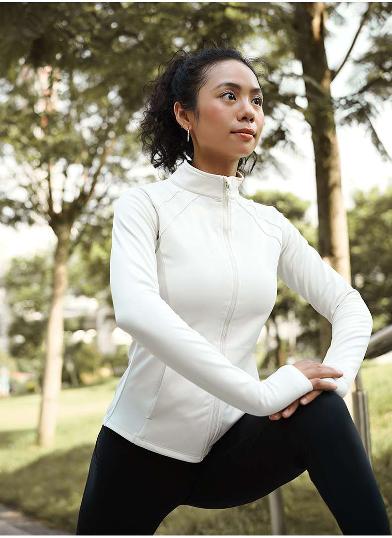 ランニングウェア 極薄素材ランニングジャケット